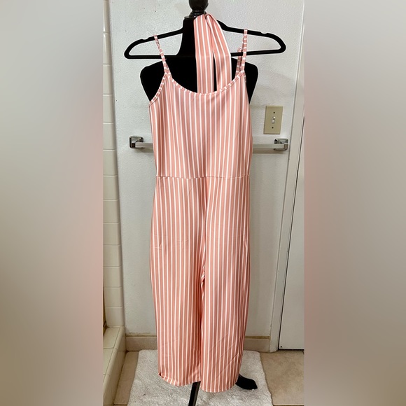 Adorable Pin striped jumpsuit! - Picture 7 of 9